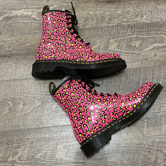 Dr Martens 1460 Loud Leopard Smooth Leather Lace Up Boots - Picture 5 of 10